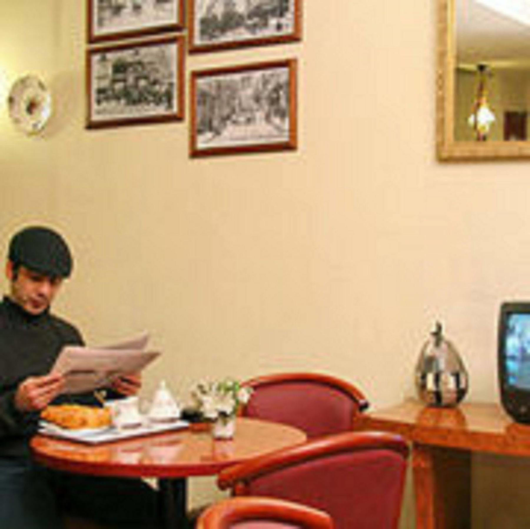 Camelia International Parigi